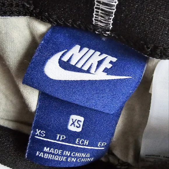 NIKE Cropped Tropical Print Leggings, XS - Picture 5 of 6